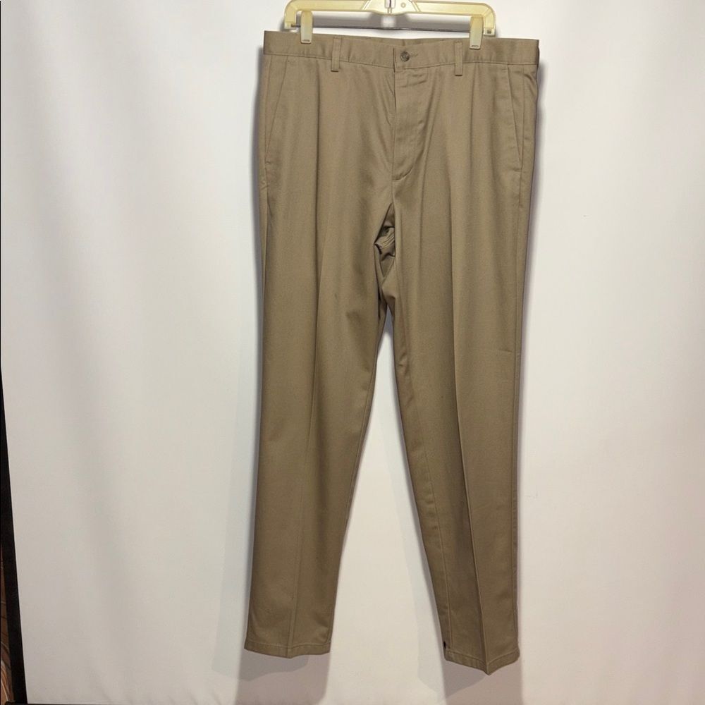 Dockers Men's Khaki Chinos